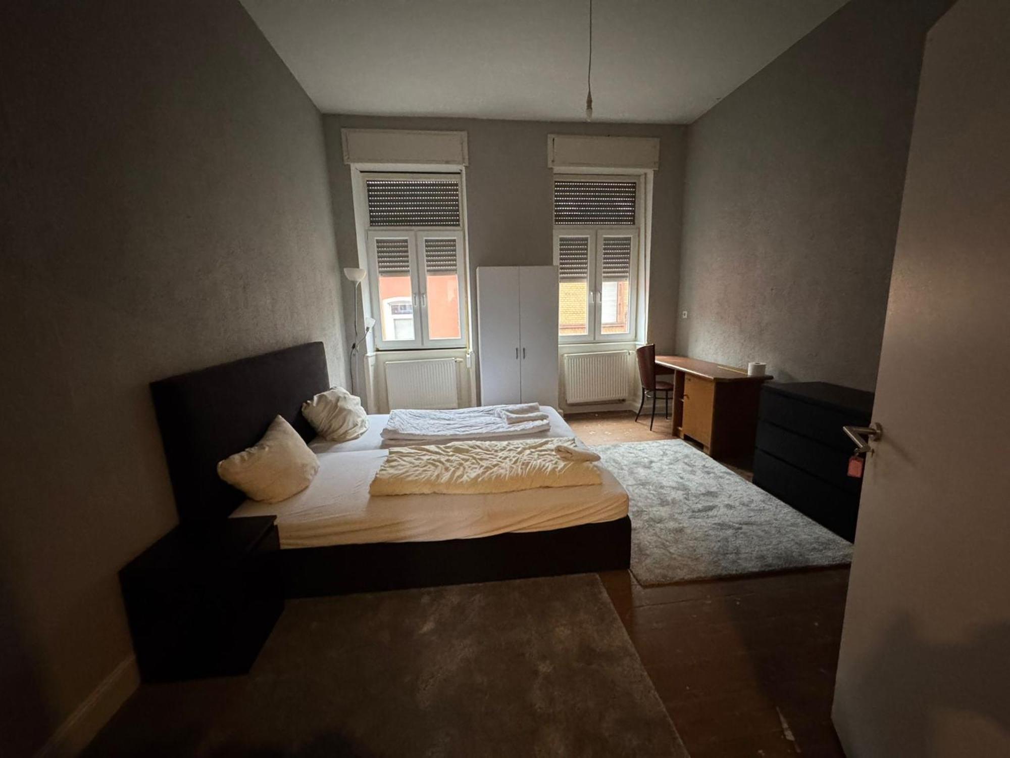 Ferienwohnung Zimmer in Kaiserslautern Zimmer foto